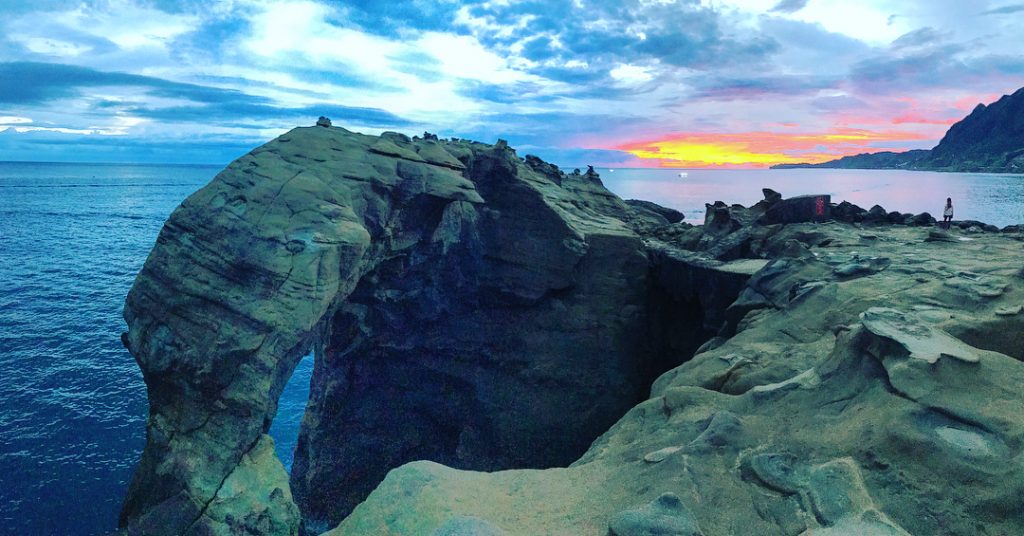 #taiwan???????? #keelung #sunrise #friends #backpackers #象鼻岩 #日出 #adventuretime #travelnorthtaiwan #hiking #bpintaiwan #taiwan_dream #taiwantravel #taiwanese…