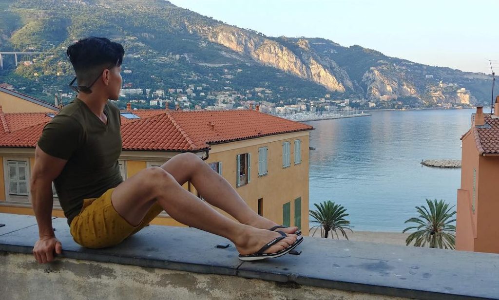 Enjoying the sunset view #menton #frenchriviera #summertime #vacation #holiday #amazingview #beinthemoment #travelphotography #travelblogger #travelholic…