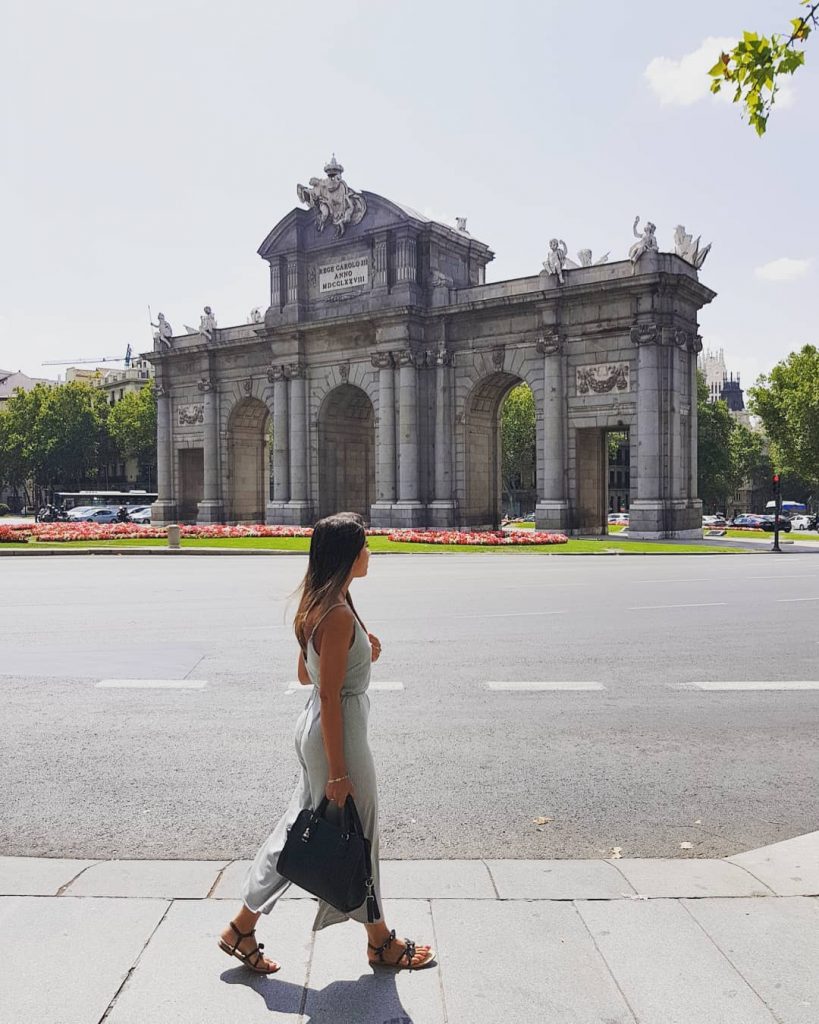 Madrid #puertadealcala #madrid #españa #travelcouple #instaphoto #iamtg #bnesimppl