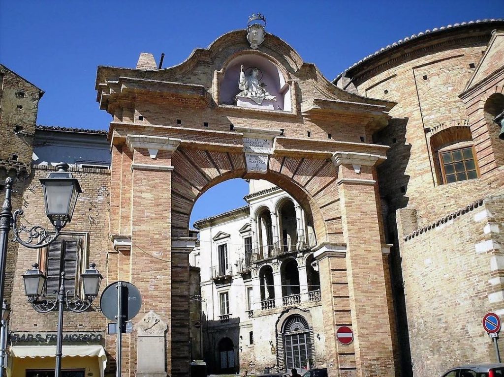 Relish the old world charm of Penne! Read about Al’s travels to Italy at&hellip;