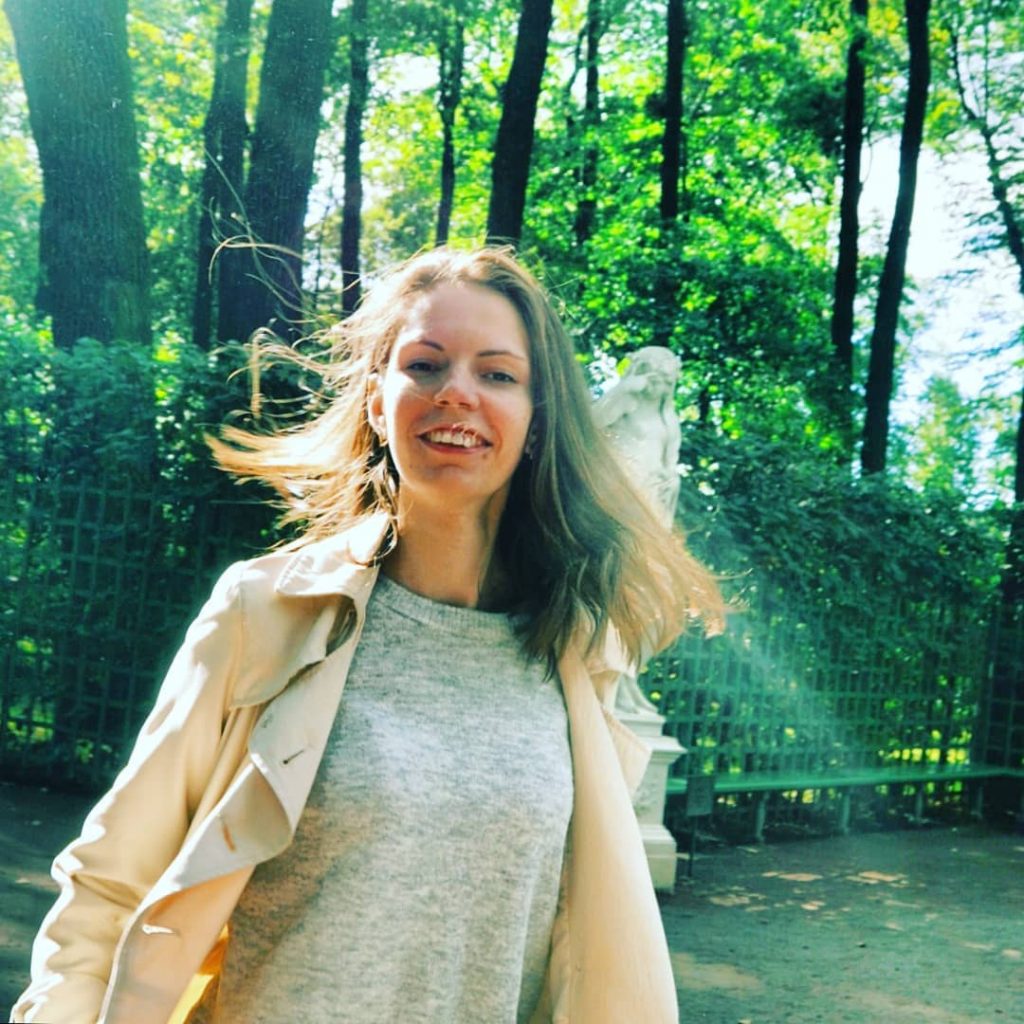 You look so beautiful in this #autumn #sunlight #brilliant #streetfashion #face #fashionillustration #fashionista #styleblogger&hellip;