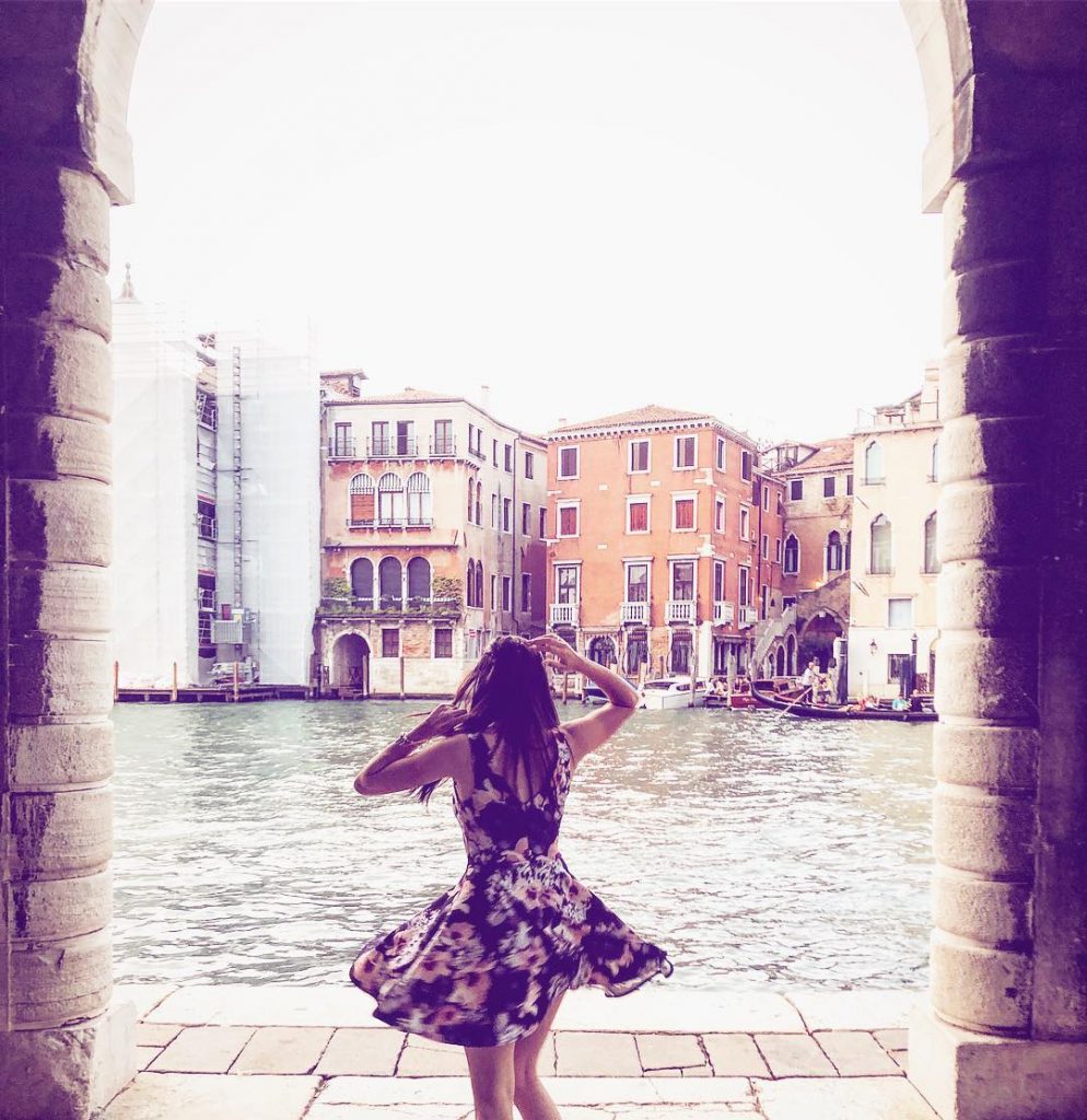 Follow me to Venice #venicelove #venice #veniceitaly #venicecanals #canals #dress #traveluk #discoverunder1k #discovervenice #girlslovetravel&hellip;
