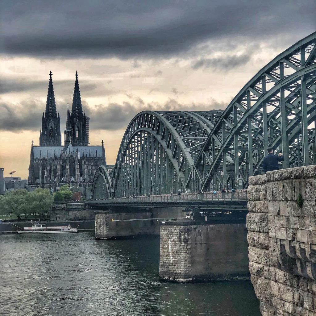 ʙᴇᴀᴜᴛɪғᴜʟ ᴄᴏʟᴏɢɴᴇ, ɢᴇʀᴍᴀɴʏ ???????? . . . . . #bridge #lovebridge ️ #view #cathedral&hellip;