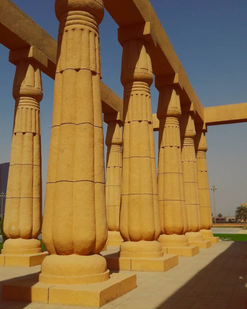 Athenns? Nah just being touristy again. . . . #athens #rome #pillar #sunny #daytonabeach&hellip;