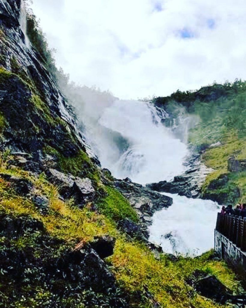 Check out the mighty Kjosfossen Waterfall which is a stop along the Flåm Railway!&hellip;
