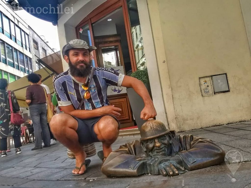 Bratislava – Eslováquia ???????? . . Uma das atrações turísticas da cidade é essa…