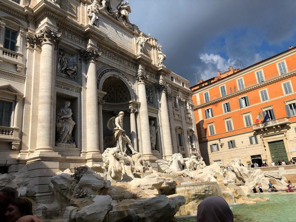 The Great Wonders of Roma: Trevi-Fountain xo #theAdjustingAdult. #Blog #LifestyleBlog #NewBlogger #NewBlog #TravelBlog #LatinaBlogger…