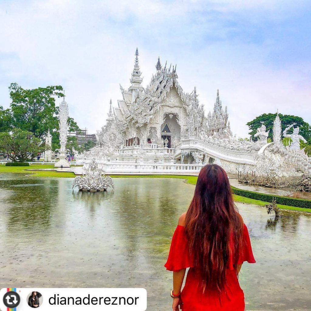 Featuring @dianadereznor Wat Rong Khun is the most iconic temple in Thailand, thousand of&hellip;