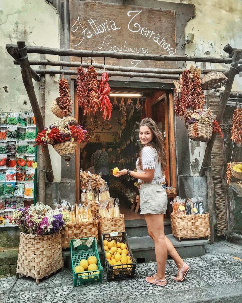 #italy #italianfood #sorrento #sorrentocoast #amalficoast #fit #summermood #travel #traveler #thewanderingtourist #girlaroundtheworld #travelinstyle #travelgirl #travelblogger…