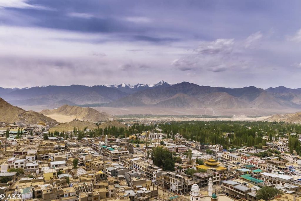 Wouldn’t it be great if you could see the snow clad mountains right outside&hellip;