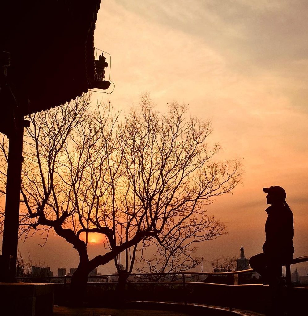 De los lugares más lindo que Pekín puede ofrecer PARK JINGSHAN #coleccionadoatardeceres #iamtb #instatravelgram&hellip;