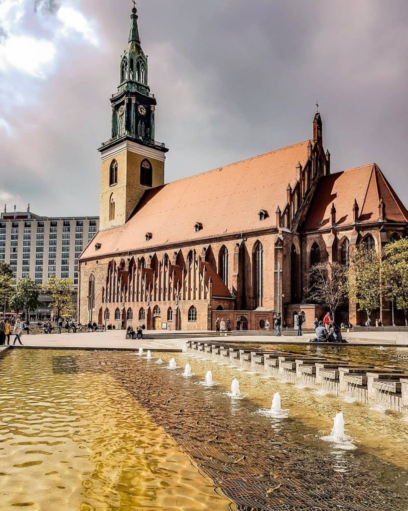 Berlino, Germania ???????? Ciao Viaggiatori!???? Con la mente siamo ancora a Berlino e così&hellip;