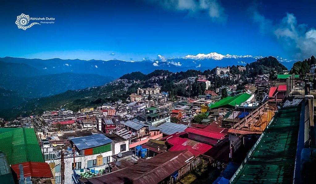 #darjeeling #darjeelingdiaries #kanchanjunga #queenofhills #mountain #hills #incredibleindia #loanlyplanettravellermagazine #natgeo #natgeoyourshot #landscape #landscapephotography #cityscape #mobileclicks…