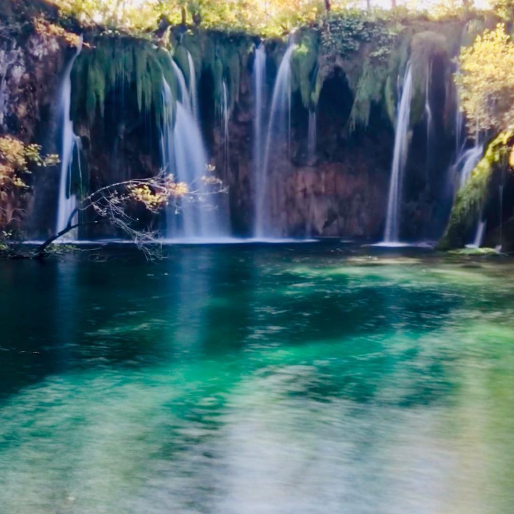 One of the numerous #waterfalls in #plitvicelakes #nationalpark #croatia I can’t believe we were&hellip;