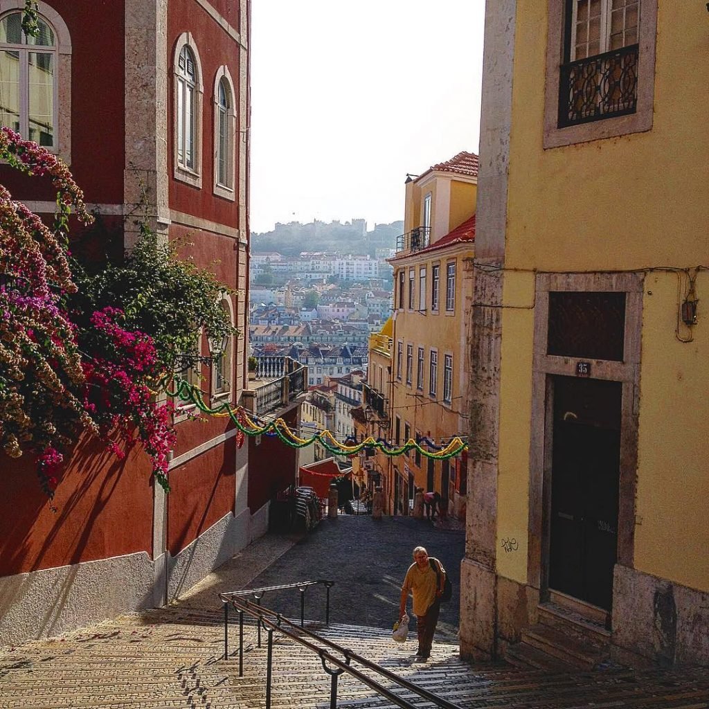 Flashback Lisbonne ???????? – ️ #lisboa #travelbucketlist #travelrepost #passportlife #travellifestyle #travelsolo #bestdestination #hello_portugal #igpassport…