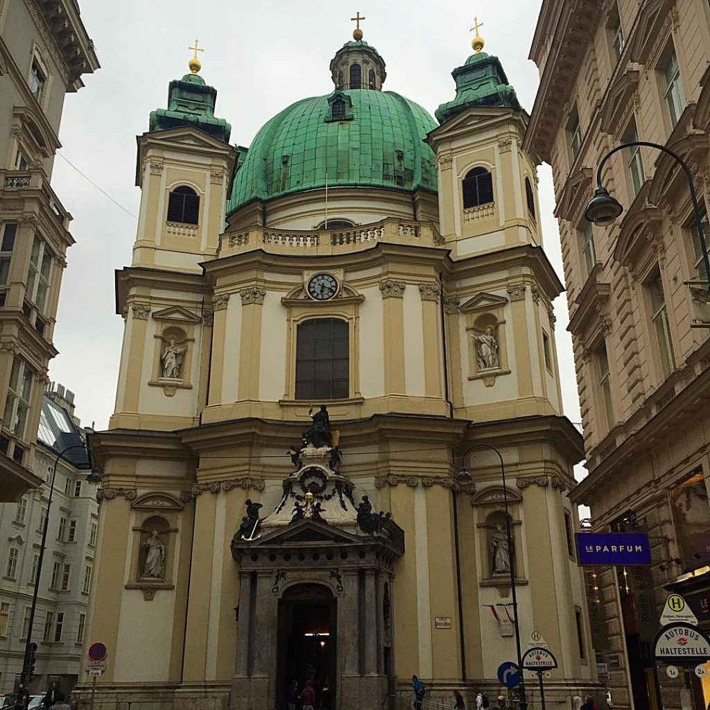 ???????? Em 1938, após uma entrada triunfante na Áustria, Adolf Hitler, nascido na Áustria,&hellip;