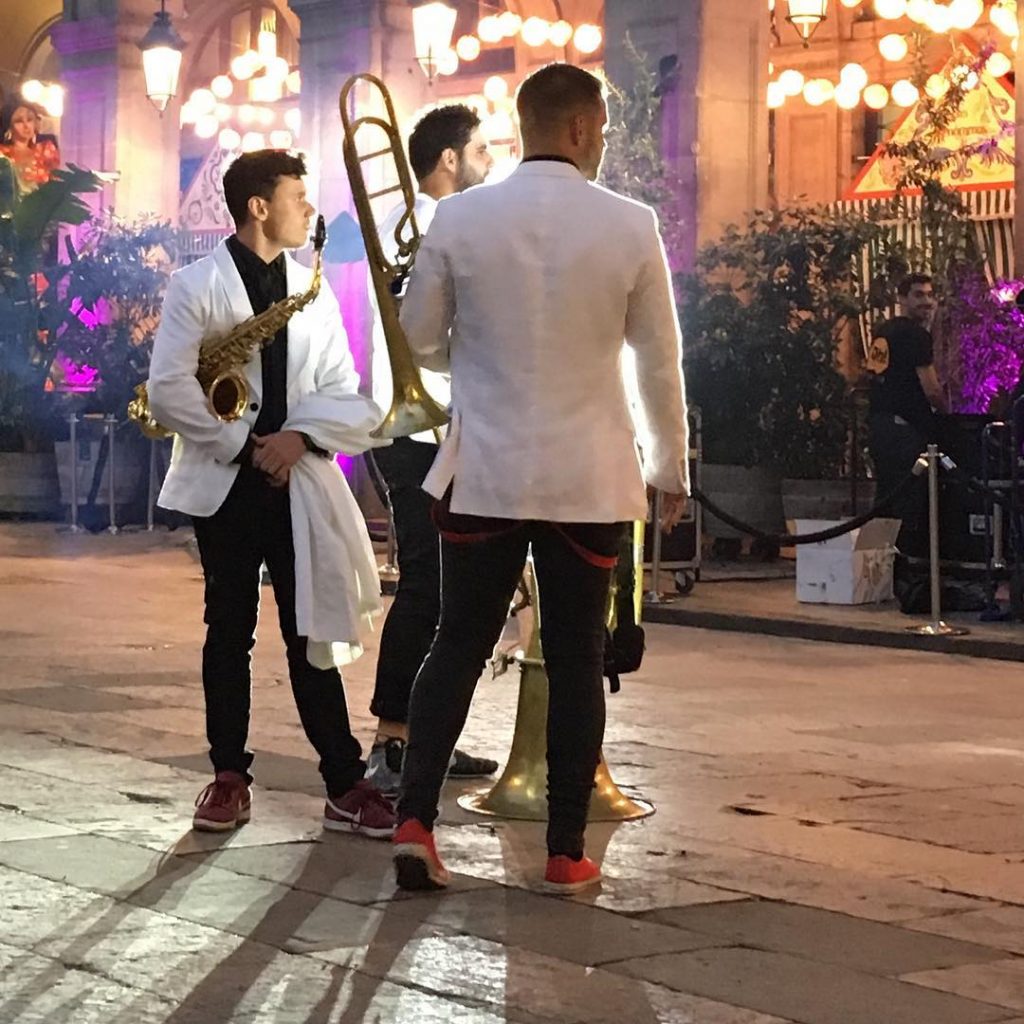 The band Outside @ocanabcn waiting for the birthday party to start #bcn #ocanabcn #barcelona&hellip;