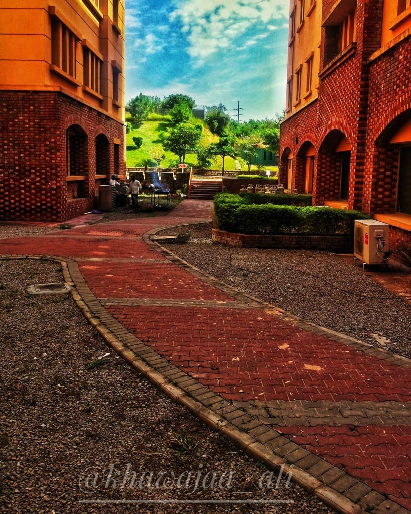 بکھرتی ریت پر،کس نقش کو آباد رکھے گا وہ مجھ کو یادرکھے بھی،تو&hellip;