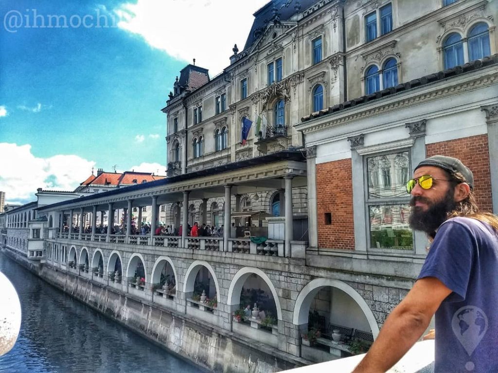 Liubliana – Eslovênia ???????? . . Que tal uma passada na grande/pequena cidade de…