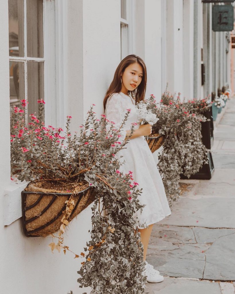 Stop and feel the flowers. . . . #flower #bnesimppl #Charleston #ExploreCharleston #CharlestonCharm #CharlestonPhotography…