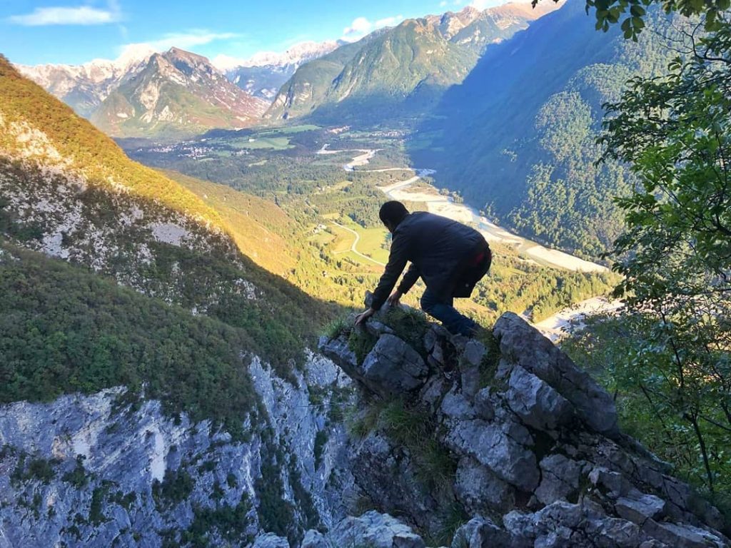 Žaga, Slovenia . . ES》ŽAGA SON VALLES, CASCADAS Y RÍOS. Qué bonito cuando países&hellip;