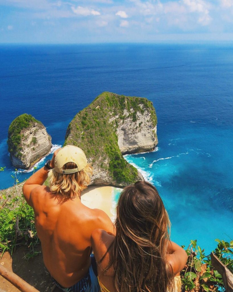 The Nusa Islands post is up on Stranger Travel Blog! Click the link in&hellip;