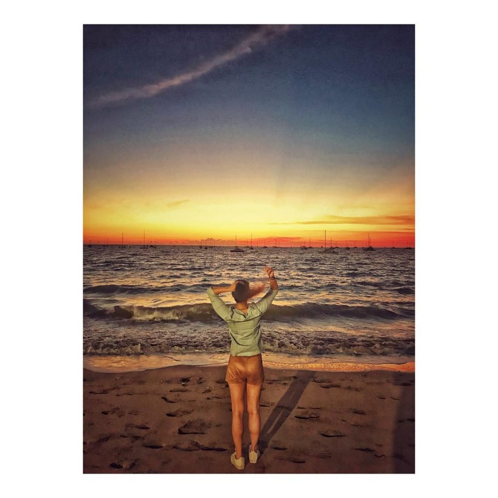 While I was lost admiring @darwinnt Hey Hey Darwin ! You have my ️…