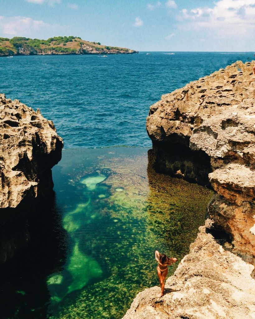 Take a dip in the crystal clear waters of Angel’s Billabong! From Broken Beach,…