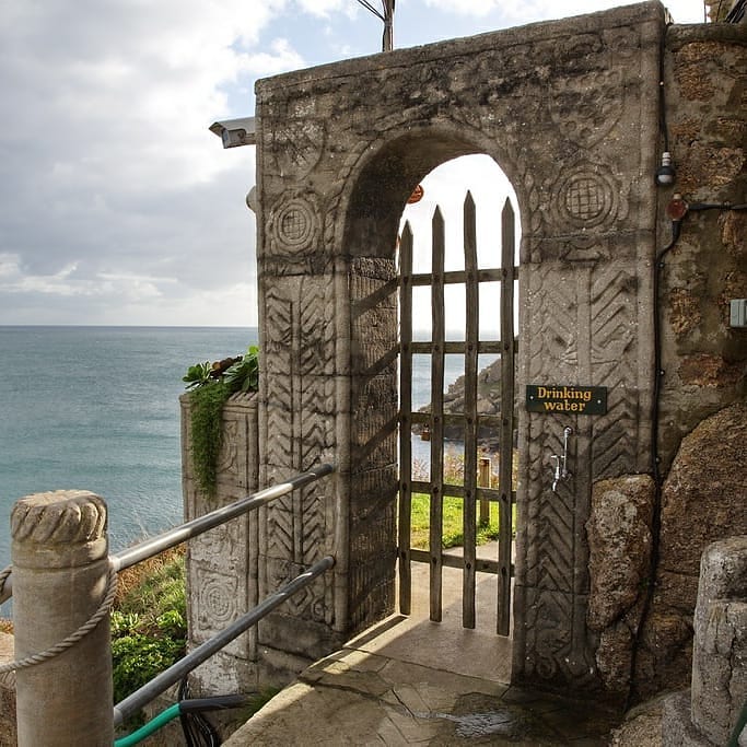 #england #cornwall #theatre Amphitheater in Porthcurno, England #bnesimppl #beautifuldestination #hidden_igers igers #tagstagram #webstagram #walkinguk&hellip;