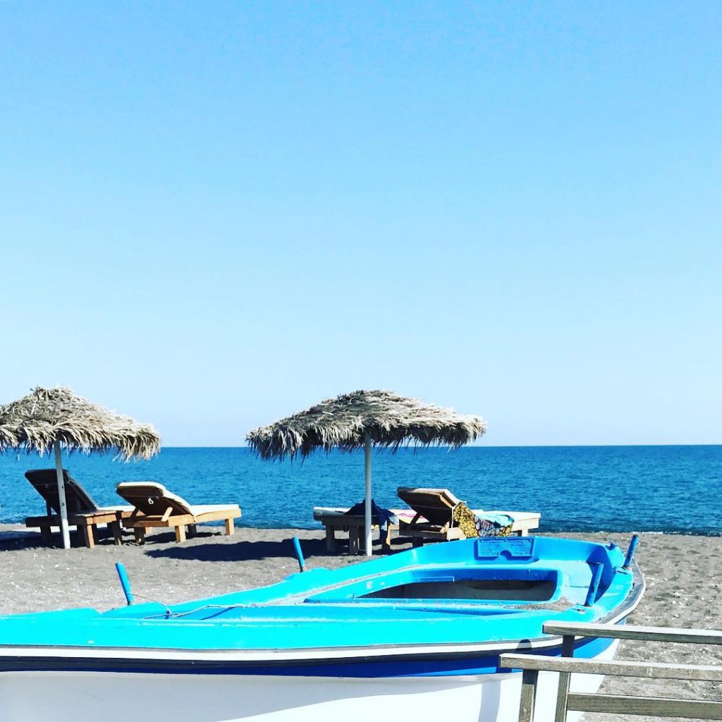 I miss these two colours. The blue and the white. Bring me back here&hellip;