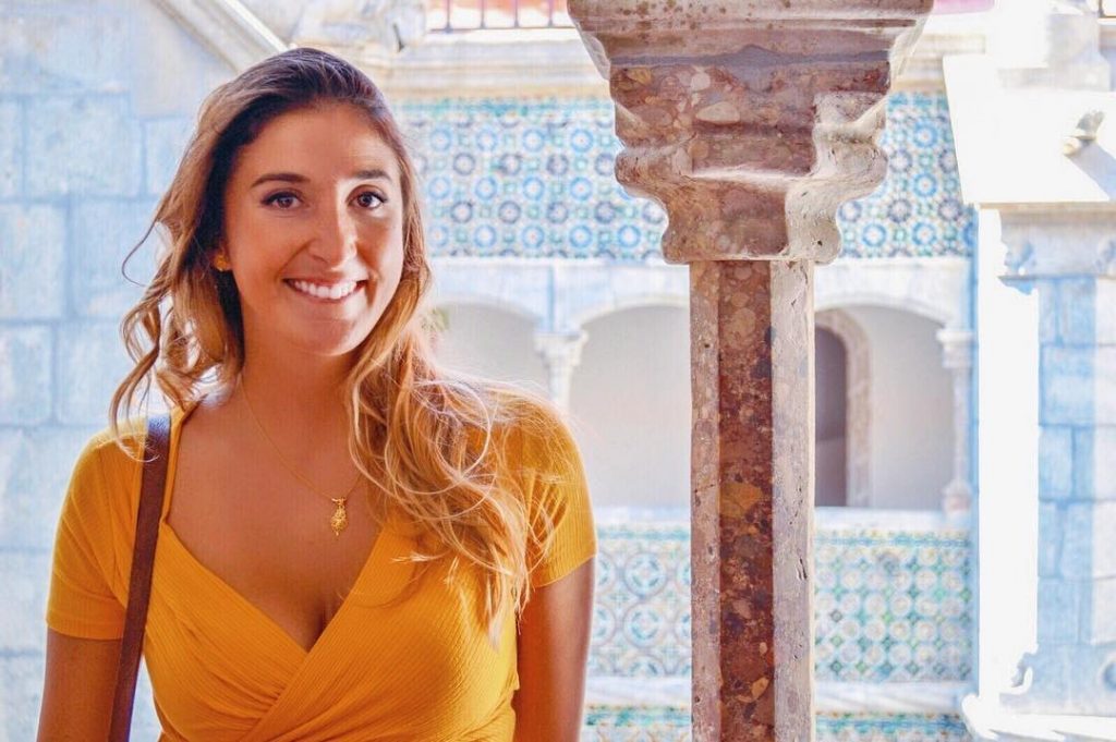 La vida debería ser amarilla. Amar y ya. Amarillame