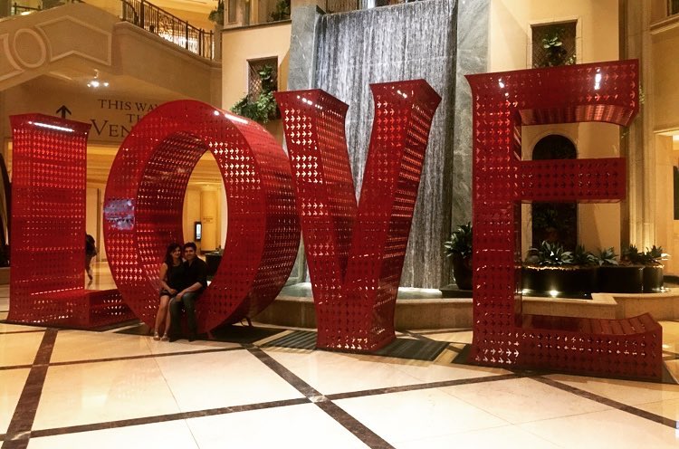 LOVE #travelphotography #iamtb #travel #lasvegas #lasvegasstrip #stratosphere #venetian #couplegoals #love #travelpartner #sincity #vegasbaby #nightlife&hellip;