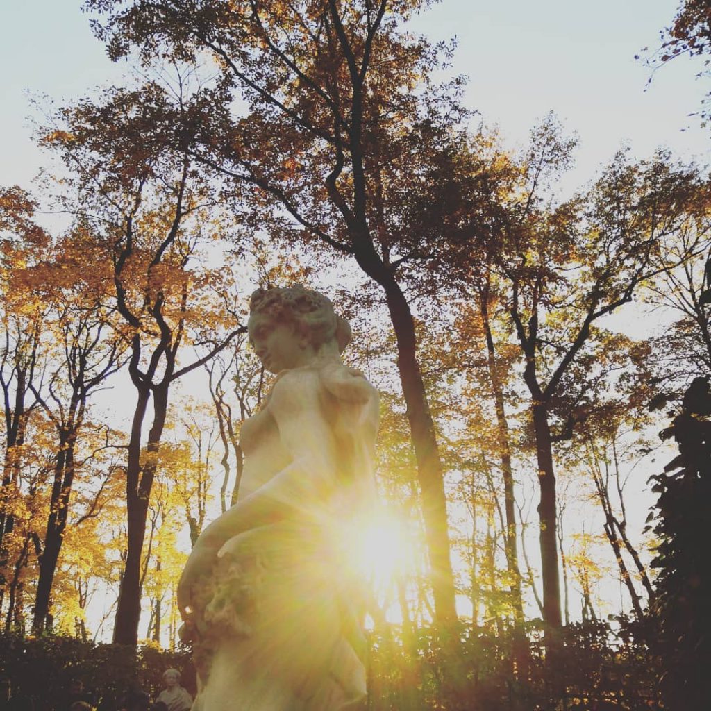 Seconds and hours ⏳ #travel #travelblogger #vacations #blog #travelgram #photographyislifee #travelphotography #sunny #sunrise #cityscape&hellip;