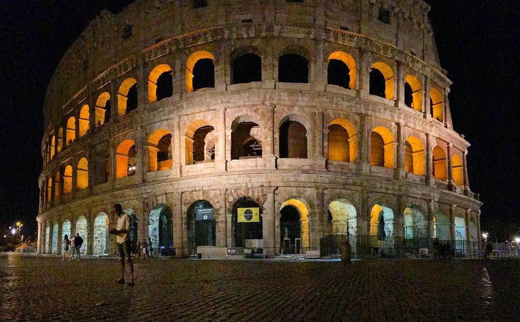 Nighttime stories . . . . . . . #electic_shotz #nightphotography #nightshot #shotzdelight #nightpics&hellip;