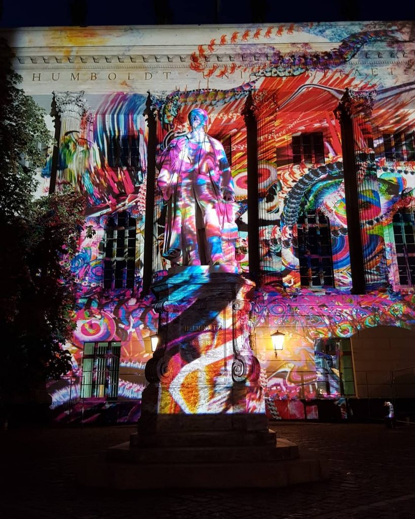 Berliner Humboldt Universität als Kunstwerk des Festival of Lights 2018 #lights #festivaloflights #instaphoto #igphotoworld…