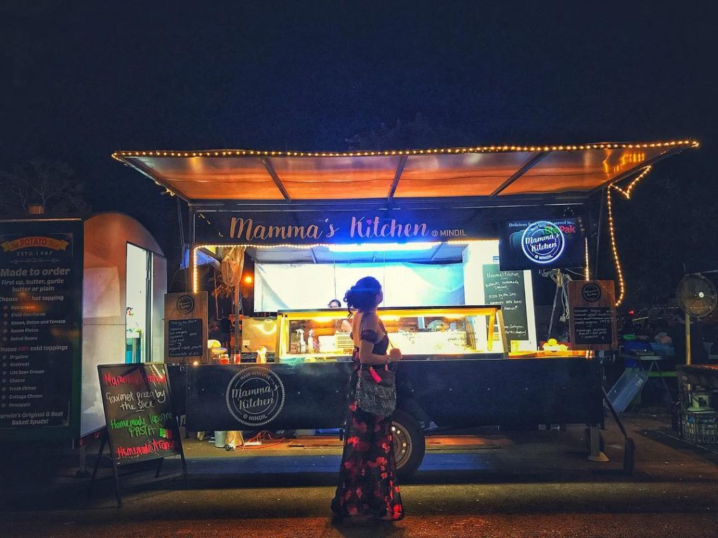 You cannot miss the evening market @mindilbeach @darwinnt ️ . . . . .&hellip;