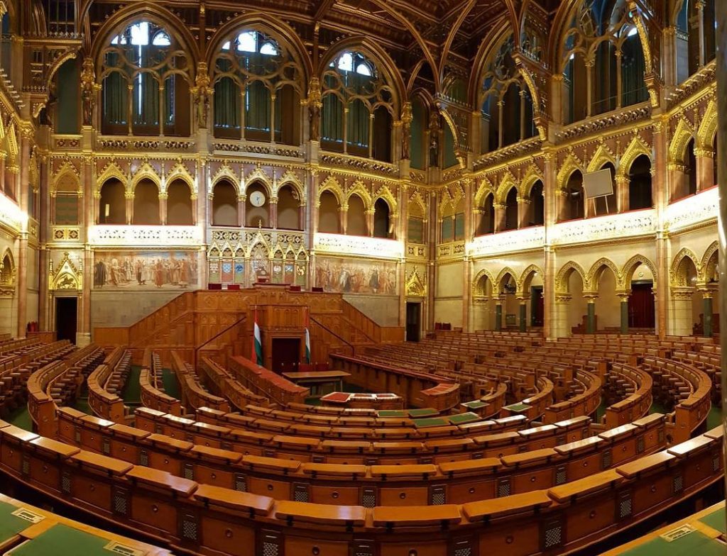 Panorama of the parliament chamber #nofilter #hungarian #parliament #chamber #stainglass #interior #budapest . .&hellip;
