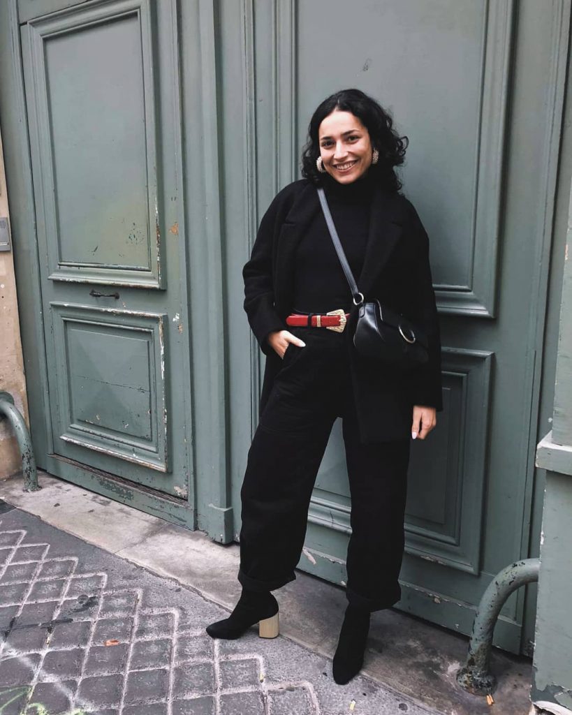 As black as my heart . . . . . . #streetlife #girlaroundworld #paris&hellip;