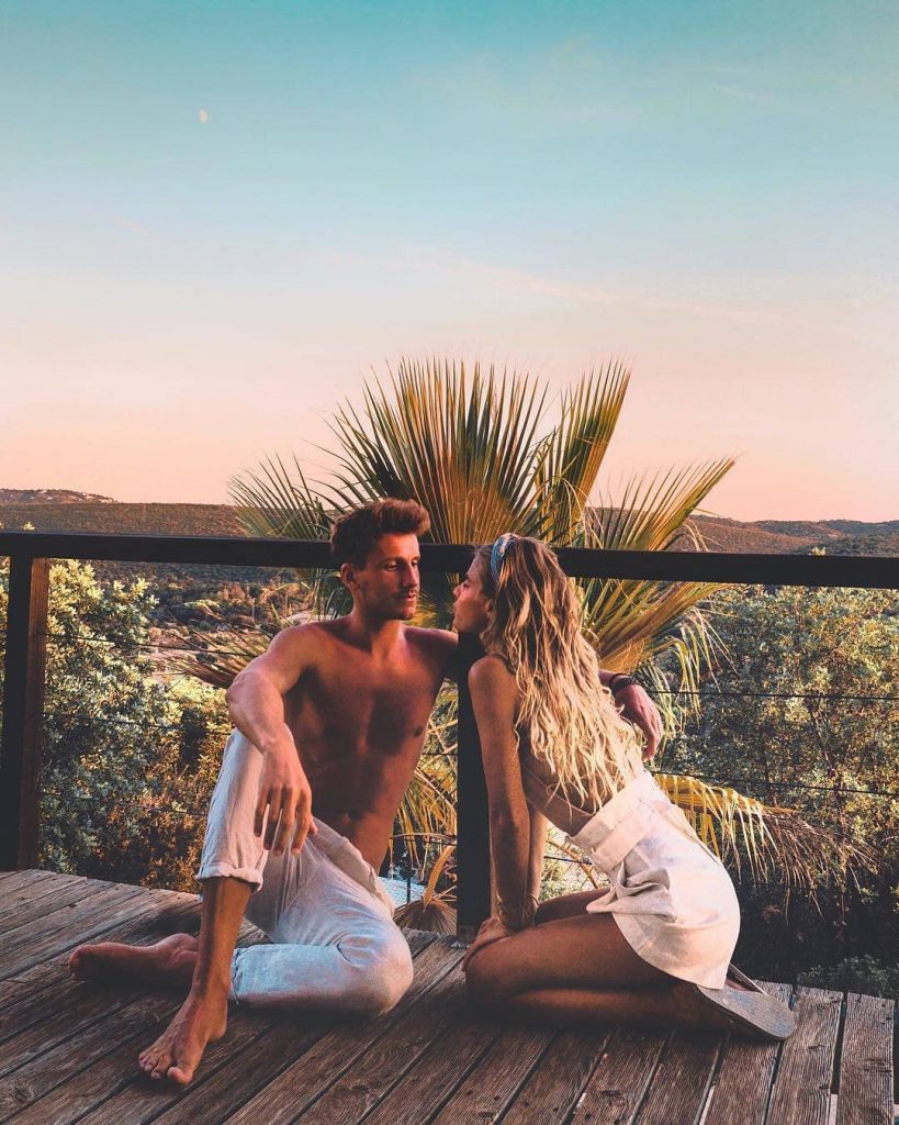 Couple goals! . . by @debiflue . . #travel #traveling #travelgram #travelling #travelholic #traveller&hellip;