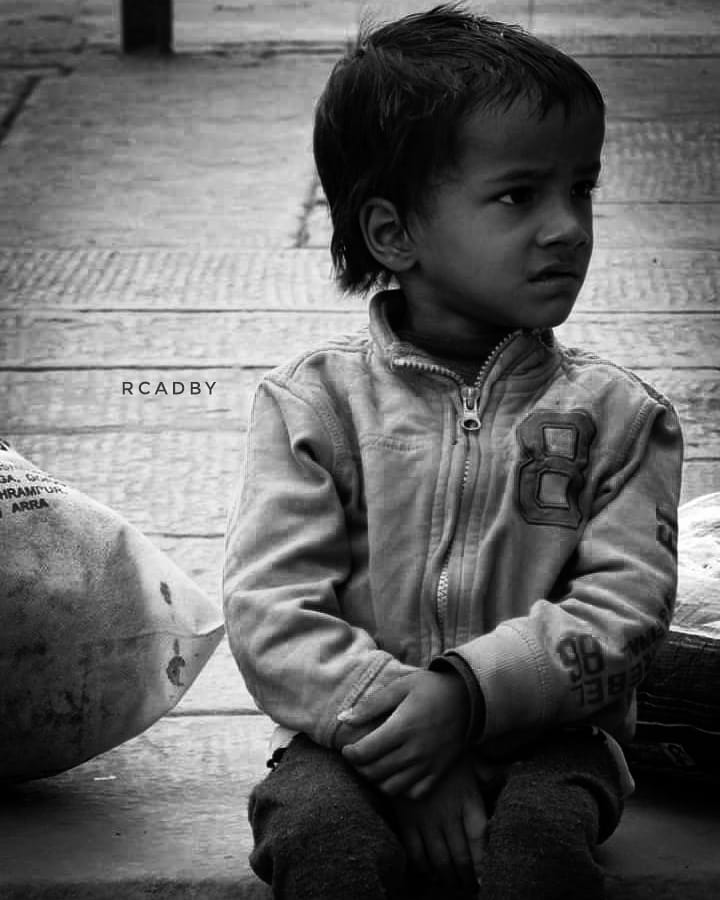 Waiting #childhood #child #children #portrait_vision #portrait #bnw_kings #bnwportrait #bnw_zone #bnw_addicted #bnw_users #bnw_planet_2018 #bnw_photography #bnw_planet&hellip;