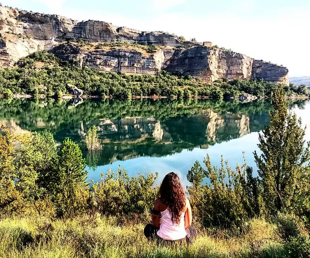 Amo el silencio porque no plantea preguntas y no exige Compañero fiel de mis&hellip;