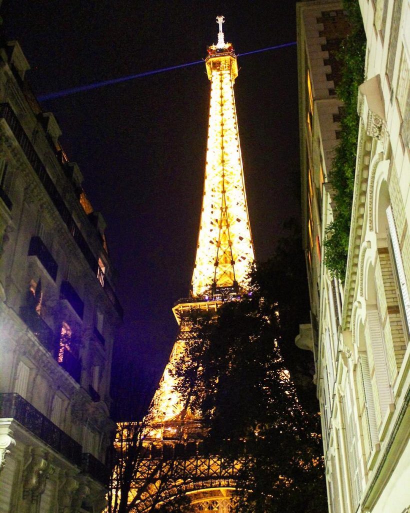 ????• JBo’s View___________________________________________________ • #bnesimppl #love #autumn #beauty #priceless #iger #france #paris #latoureiffel #postcardsfromtheworld…