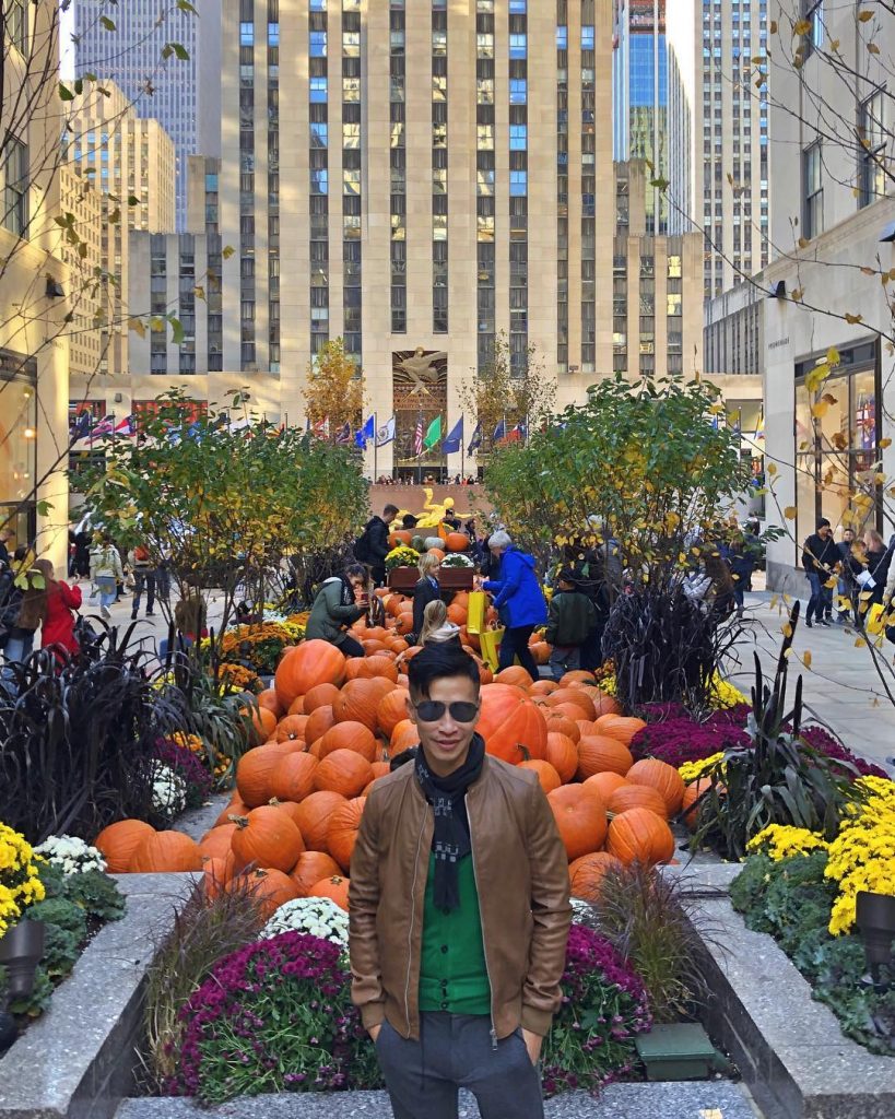 Autumn #rockefellercenter #newyork #autumn #holiday #travel #travelblogger #travelphotographer #travelbucketlist #traveladdicted #travelgram #gaytravel #globewanderer #photooftheday&hellip;