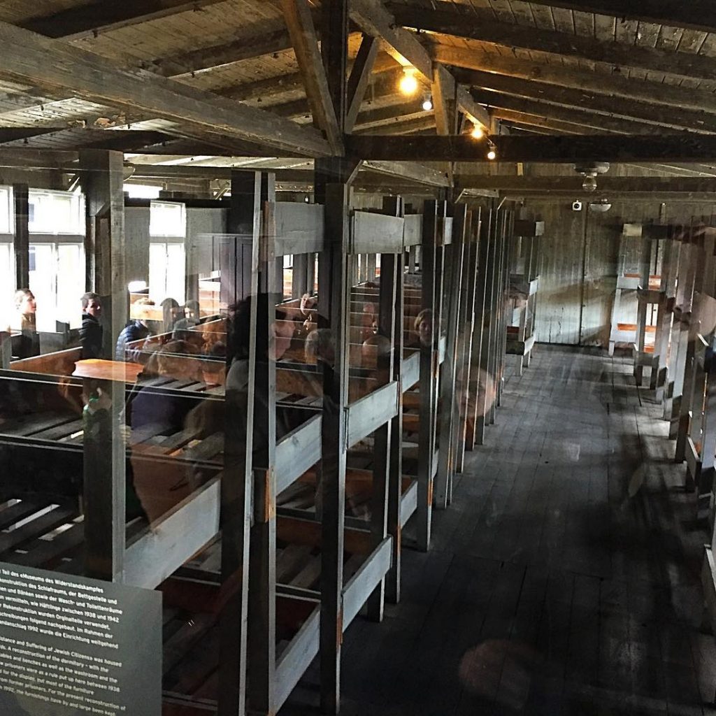 ???????? O layout padrão dos galpões dividia-se em uma área de banho central e&hellip;