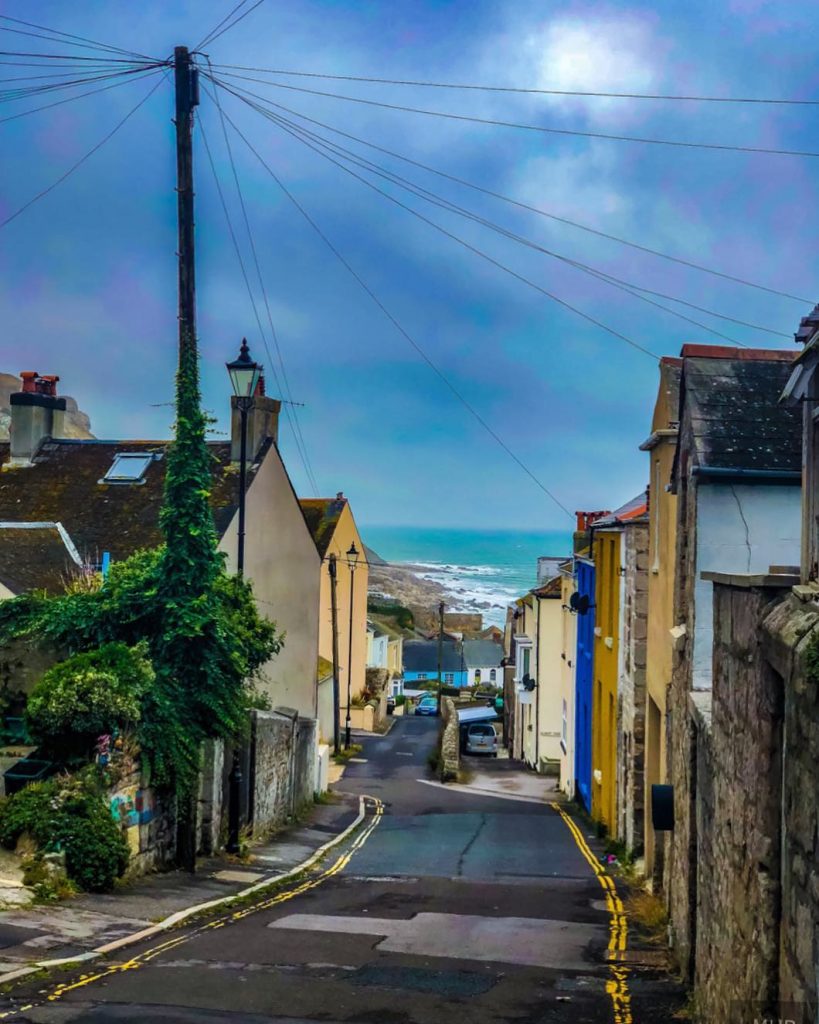 If you zoom in you can almost feel the ocean -MHR (@mhrinlondon) #durdledoor #dametraveler&hellip;