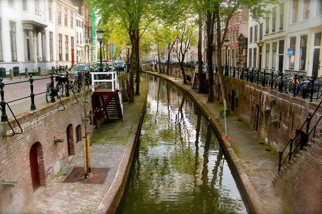 • JBo’s View___________________________________________________ • #bnesimppl #love #sunshine #beauty #priceless #iger #utrecht #holland #postcardsfromtheworld #fromtheworld&hellip;