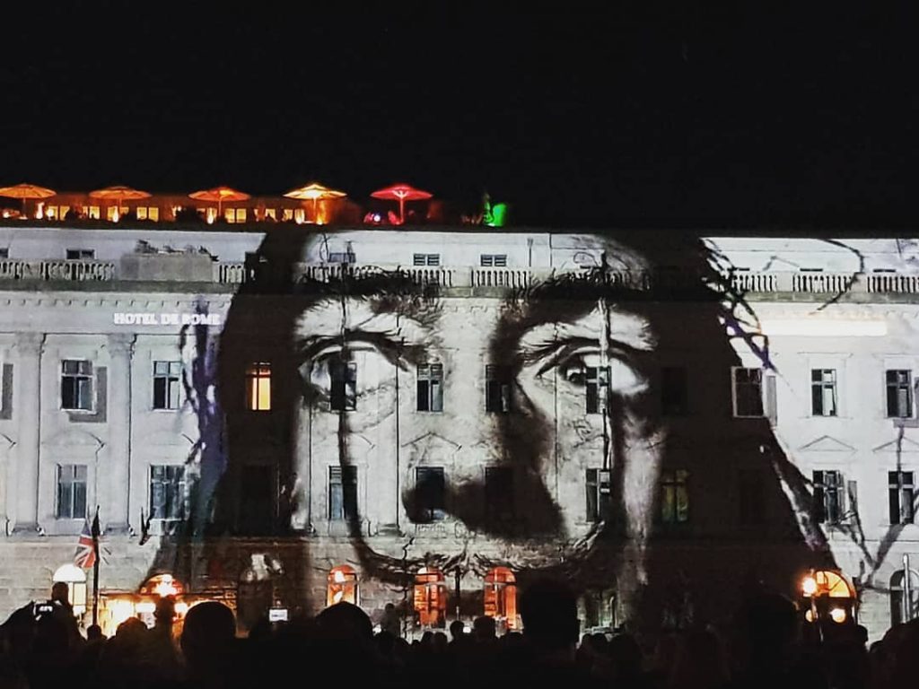 Festival of lights 2018 Es geht auch weniger bunt #lights #festivaloflights #instaphoto #igphotoworld #festivaloflightsberlin&hellip;