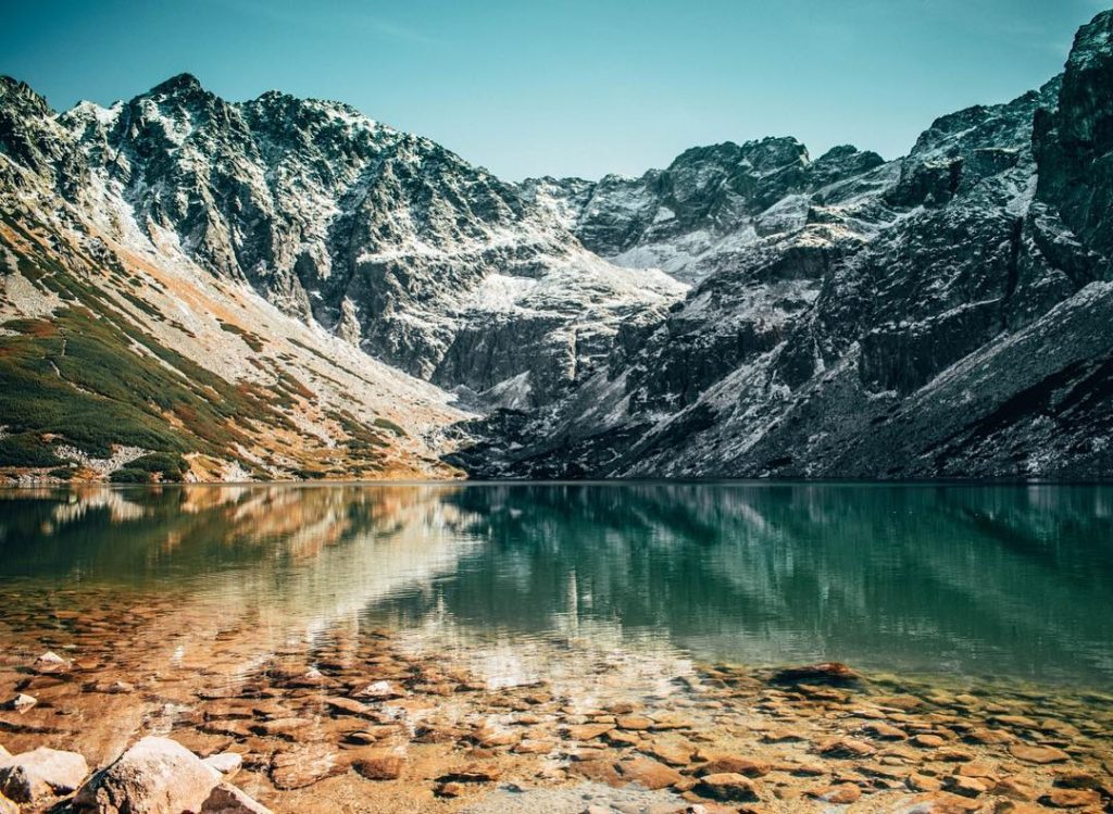 ????????TATRA MOUNTAINS???????? . . . #bnesimppl #poland???????? #polandisbeautiful #slovakia #slovakiatravel #polandtravel #travel #travelblogger #travelphotography&hellip;