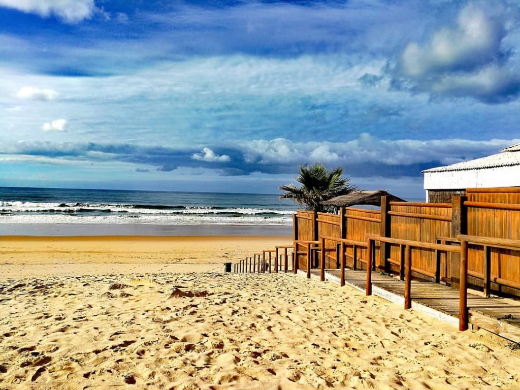 Beachlife @anna_fiona__ . . . #lisboa #lisbon #portugal #view #travel #traveller #iamtb #shoutout #likeforlikes&hellip;