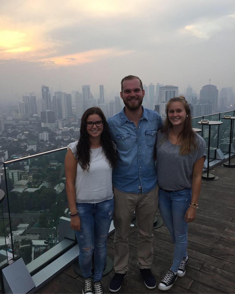 Rooftopbar ~ #newpost #asia #thailand #bangkok #rosiontour #reisenfuerweltentdecker #starttheadventure #backpackers #weltreise #oncearoundtheworld #travellers #wanderlust&hellip;